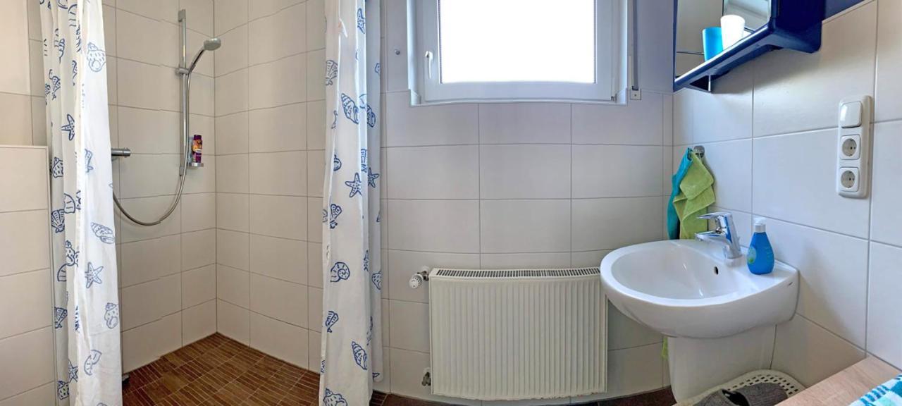 Ferienwohnung Zimmergruen Am Nordpark Monchengladbach Ngoại thất bức ảnh